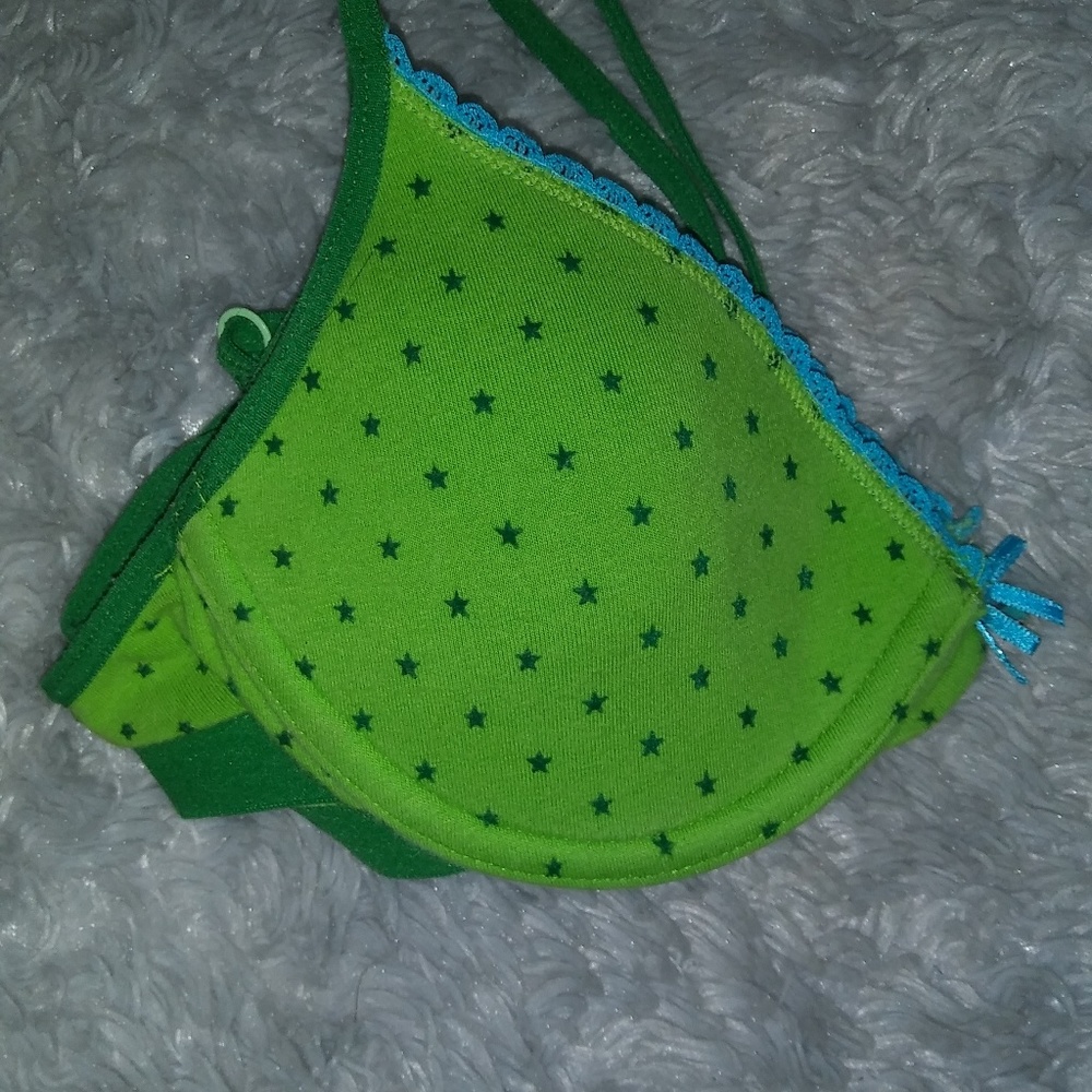 Assorted bras - Picture 3 of 3